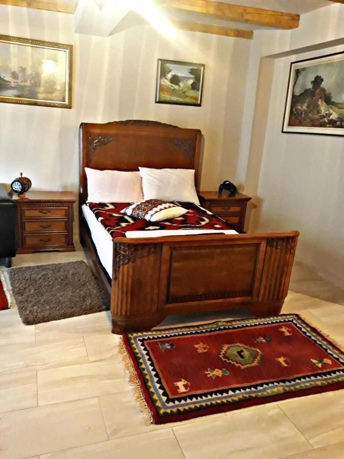 Apartmán La Curtea Veche Lapus Exteriér fotografie